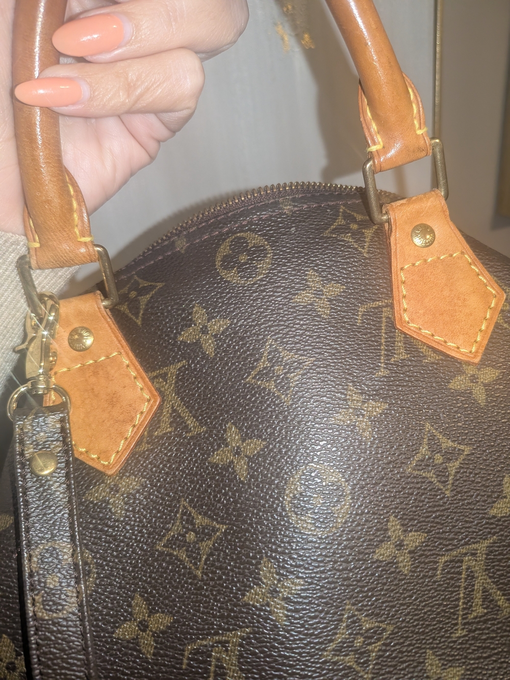 Louis Vuitton Monogram Speedy 30 With Free Adjustable Strap - Picture 12 of 17
